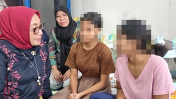 PPPA大臣、アリファ・ファウジー、メダンでTPPOの2人の犠牲者と会談