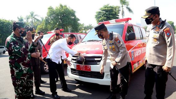 Le Gouvernement De La Ville De Surabaya Lance Une Voiture De Vaccination Mobile, Walkot Eri Cahyadi Aide à Accélérer La Vaccination Gatekertosusila