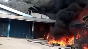 Pabrik Ember Plastik di Tangerang Terbakar, 9 Unit Damkar Diterjunkan