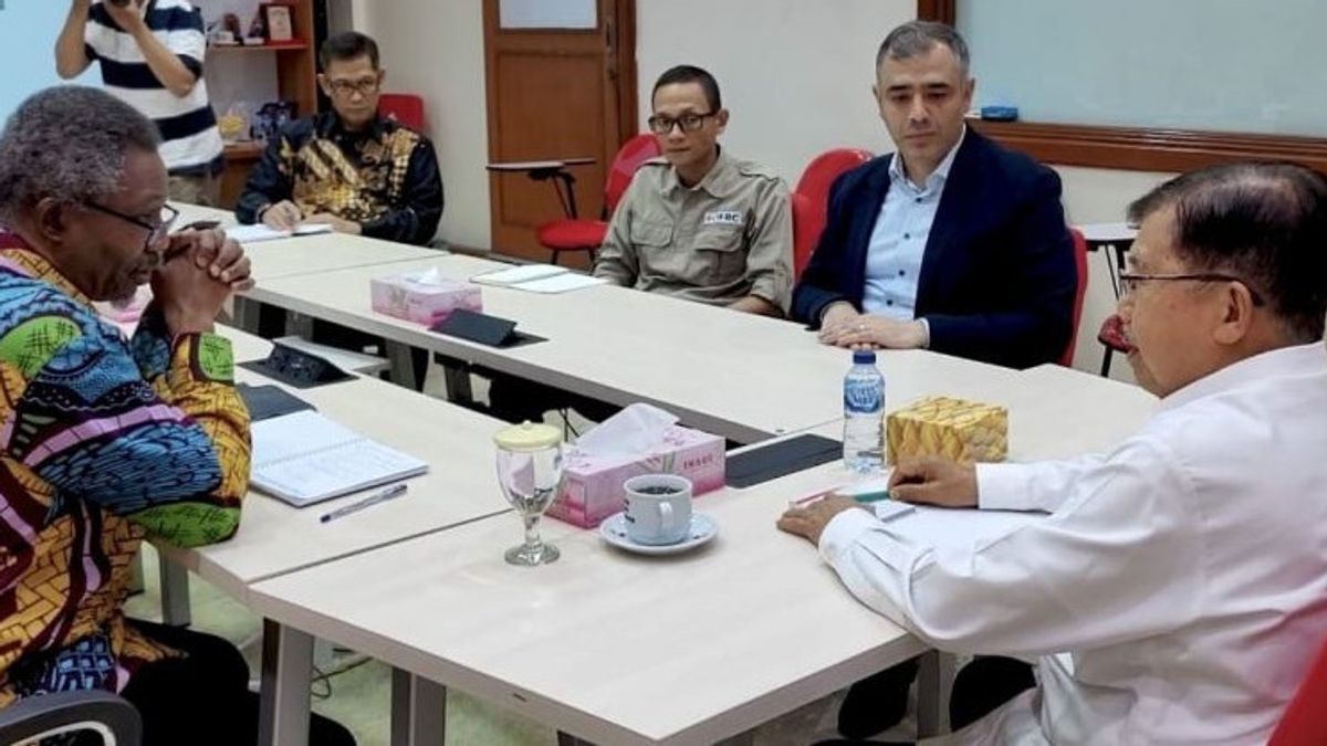  Jusuf Kalla: DMI Imbau Masjid di Indonesia Laksanakan Qunut Nazilah Doakan Gaza