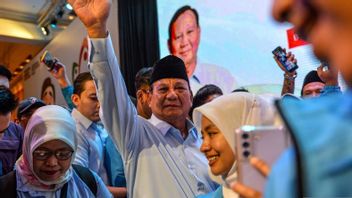 Prabowo Resmikan Sumber Air Bersih di Karanganyar, Gibran Lanjut Kampanye ke Labuan Bajo