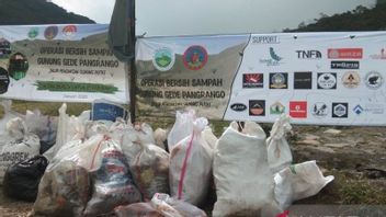 Not A Footprint, Climbers Leave Garbage Majority Of Instant Noodle Packages And 1.5 Ton Bottles At Gunung Gede