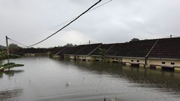 Les habitants sont en colère, le quatrième jour de la montée des eaux à Tangerang n'a pas encore baissé