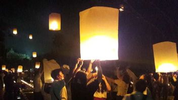 2千盏灯笼在婆罗浮屠马格朗的怀萨克庆祝活动中飞行