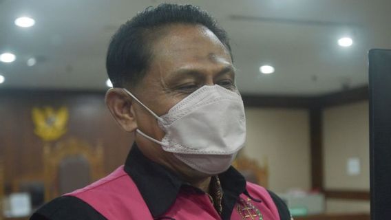 in condamné par Ronald Tannur, ancien président du tribunal de district de Surabaya, condamné à 7 ans de corruption