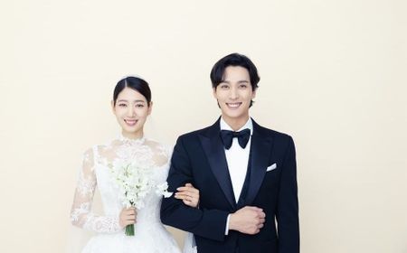 Resmi Menikah, Park Shin Hye Rilis Foto dengan Choi Tae Joon