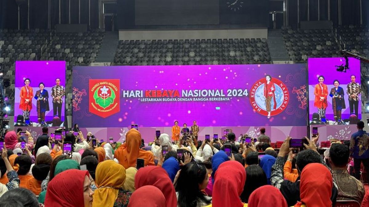 Jokowi And Iriana Attend The Peak Of The National Kebaya Day In Jakarta