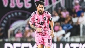 Lionel Messi Diselamatkan dari Kartu Merah oleh Bruce Arena