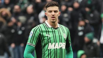 Man Utd Bidik Tandem Jay Idzes di Sassuolo