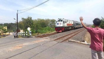 KAI Daop 1 Jakarta Closes 4 Illegal Train Crossings Due To Accident Prone