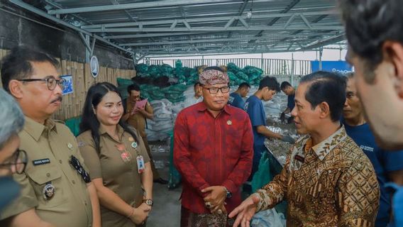 Menteri LH Cari Info Produk Terbanyak Cemari Sungai di Bali