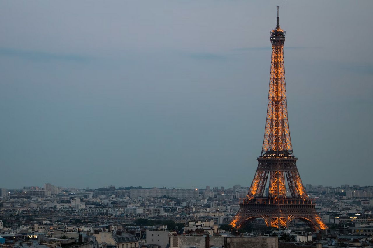 Menteri Kritik Wali Kota yang Biarkan Sampah Ribuan Ton Menumpuk di Paris