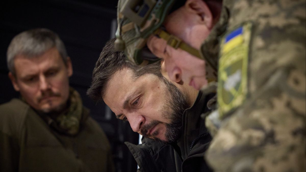 乌克兰总统泽伦斯基敦促美国加快武器交付:俄罗斯士兵试图抓住优势