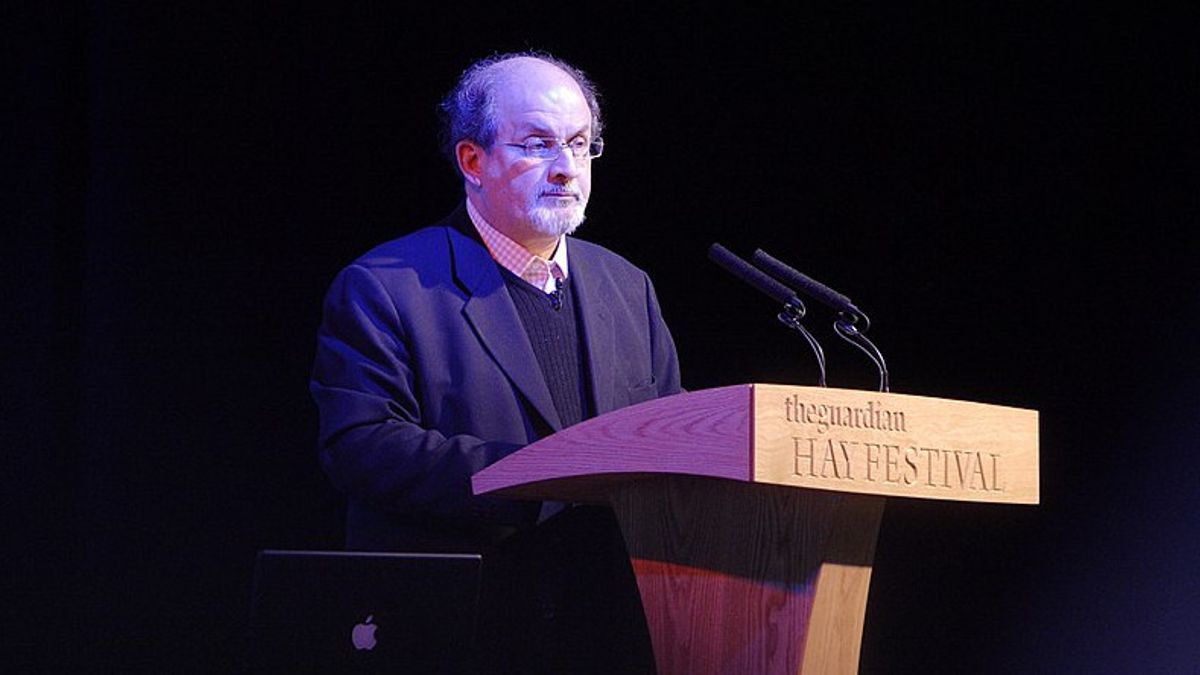 Le polémique Salman Rushdie Hina le prophète Muhammad par le roman The Satanic Verses