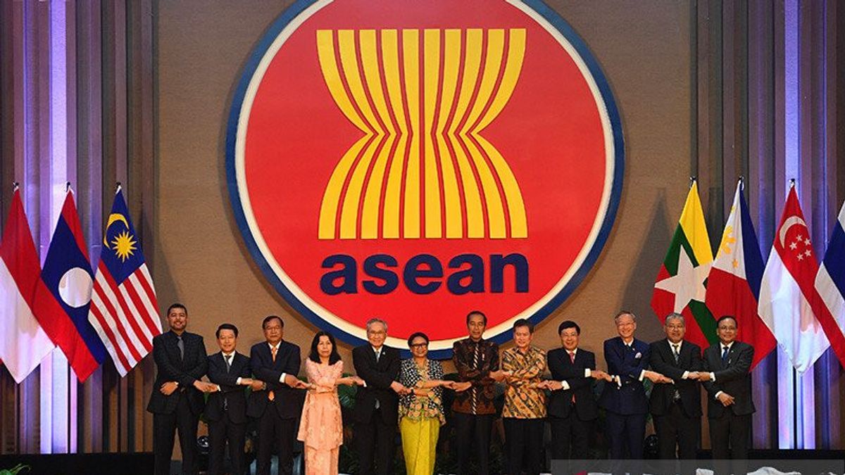 Ministers Of Finance, Central Banks And Entrepreneurs Agree To Realize ASEAN As A Center For World Growth