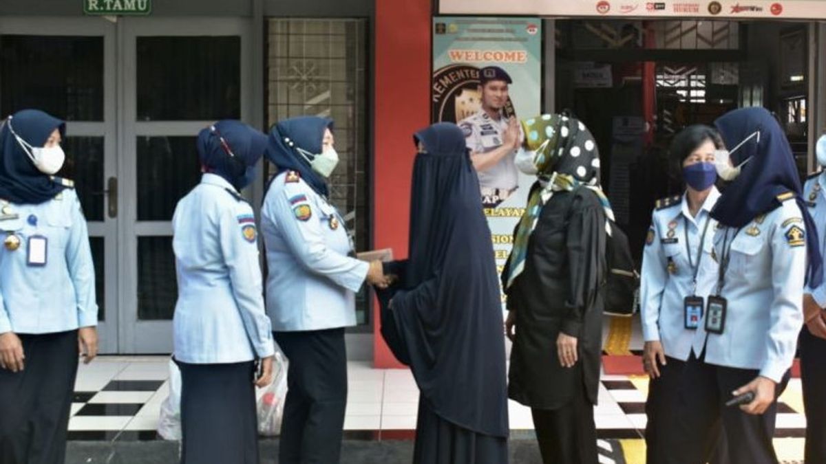 Terrorism Convict Freed From Malang Women's Prison