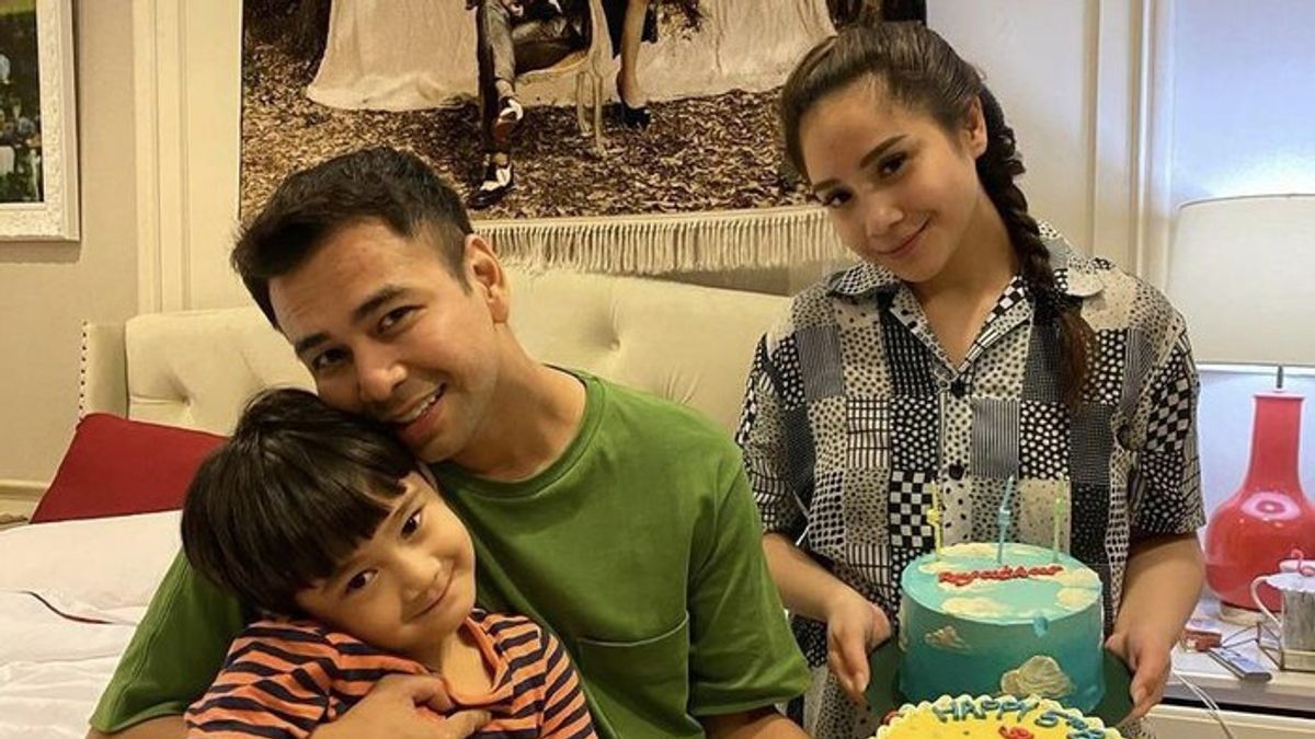 Rafathar's 6th Birthday Doesn't Ask For Gifts, Invites Donations Of IDR 100 Million
