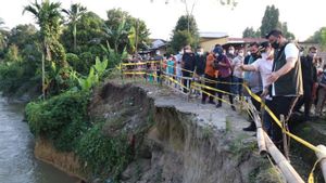 Jalan di Pinggir Sungai Denai Medan Dapat Perhatian Khusus Bobby Nasution