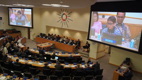 雷特诺外长在联合国总部提出阿富汗妇女和儿童问题:团结意味着同理心和真正的支持