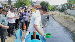 Sampah Capai 2 Ribu Ton/Hari di Medan, Bobby Nasution Minta Warga Jangan Buang Sembarangan ke Sungai
