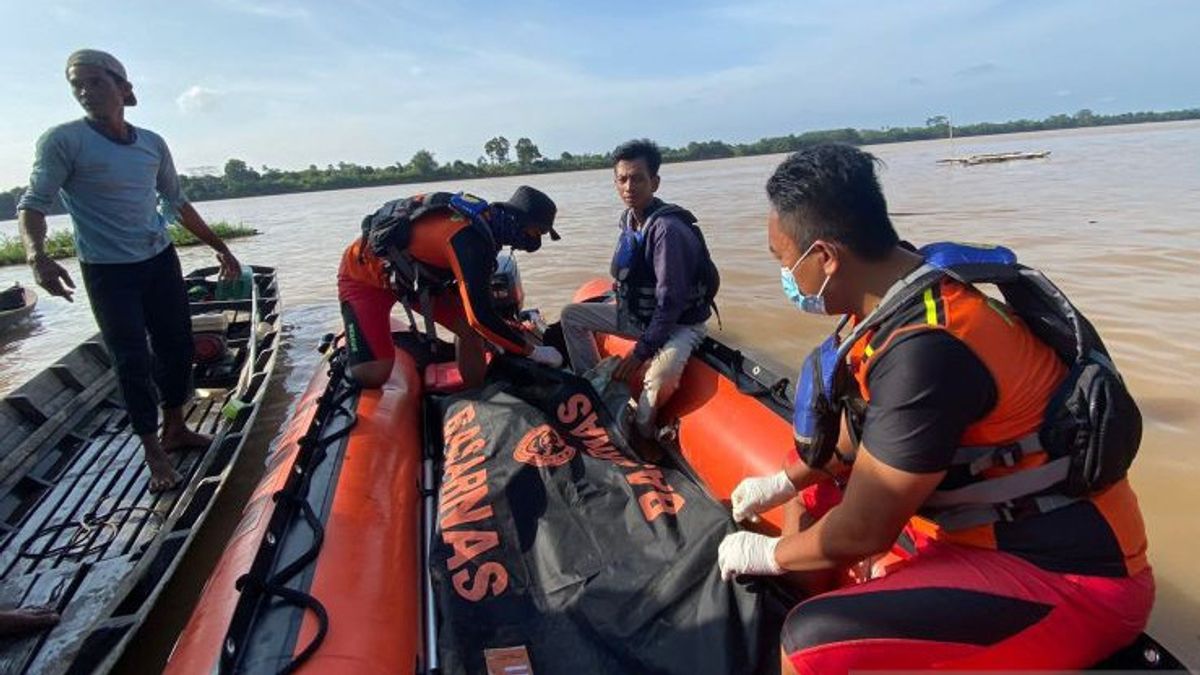 فريق البحث والإنقاذ يعثر على جثة طفلة تبلغ من العمر 9 سنوات جرها نهر باتانجاري جامبي