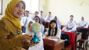 150.000 Guru Akan Dapat Beasiswa Kuliah Rp6 Juta per Tahun dari Kemendikdasmen