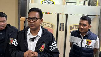 トラックのAkiの泥棒を跳ねるBajingの行動は、物流の遅延に影響を与えます