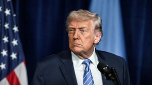 Trump Ancam Hancurkan Kapal Iran di Selat Hormuz