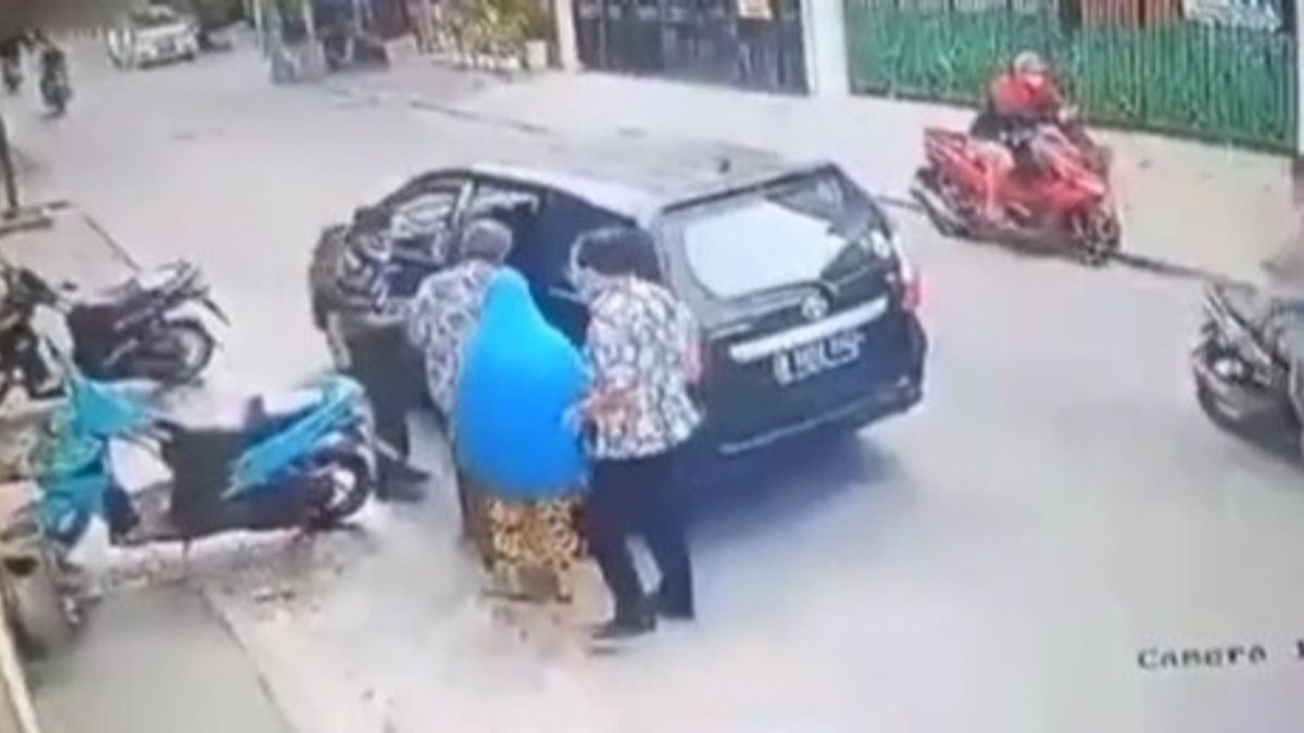 A Gang Of Hypnotists In Koja Jakut Uses A Bogus Car, The Police Check For An Unregistered Number