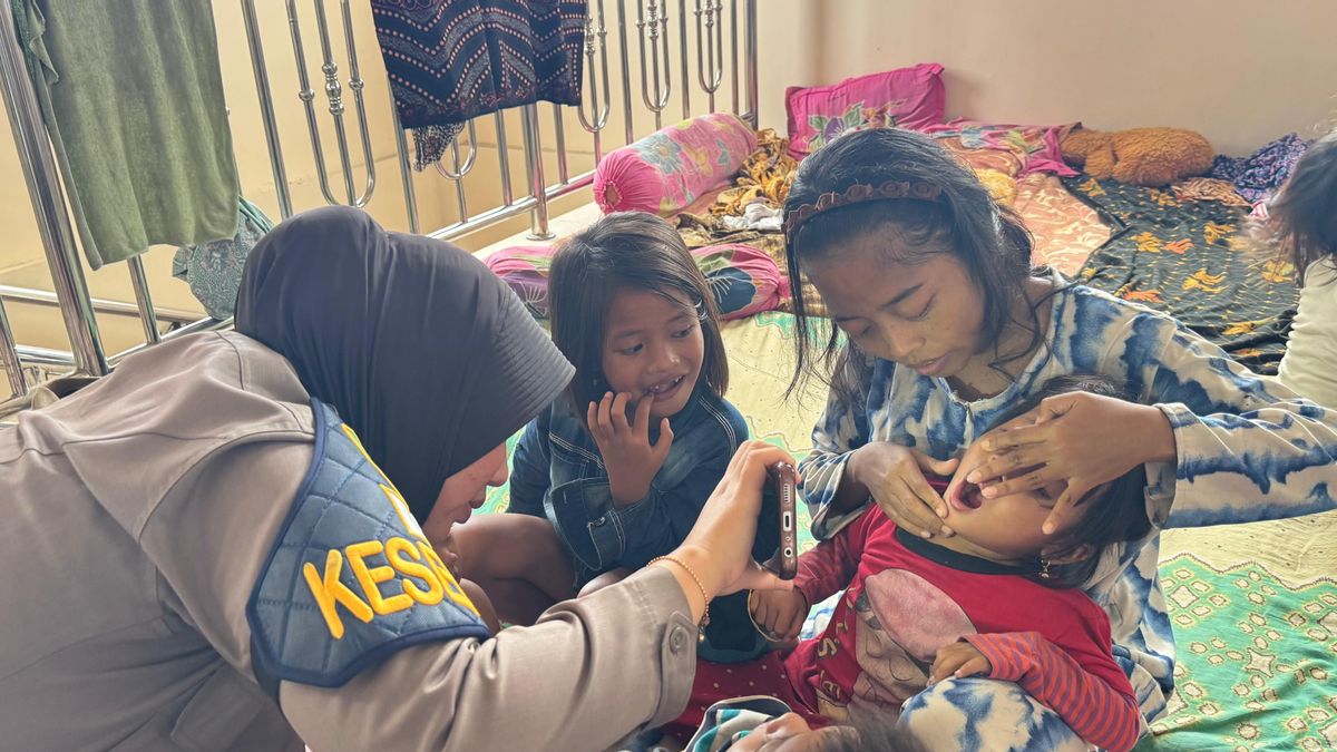 Pekalongan Flood Refugees Experience Health Disorders, Central Java Police Hospital Takes Action