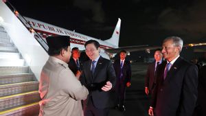 プラボウォ大統領、シンガポール首相、小学生、シンガポール学生に歓迎