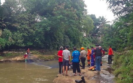 Pencarian Anak Hanyut di Sungai Ciliwung Bogor Dilanjutkan, Tim SAR Pasang Jaring Penyelamat