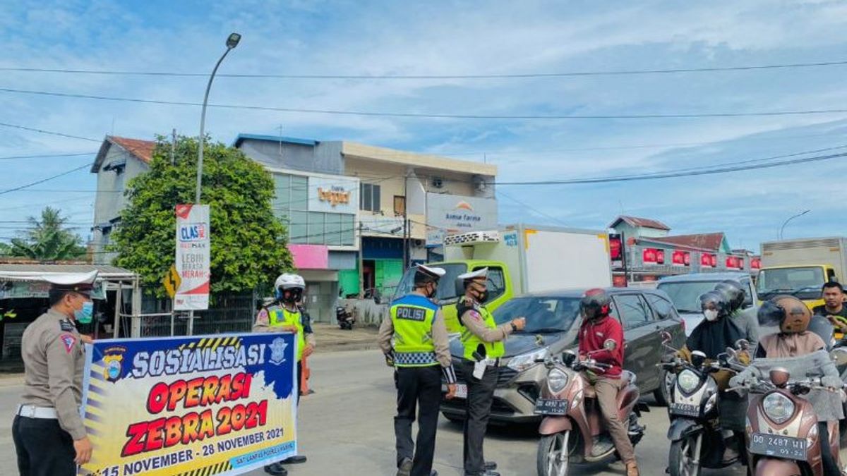 Jelang PPKM, Polres Maros Fokus Lakukan Sosialisasi Tertib Lalu Lintas 