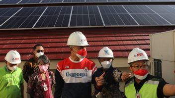 ガンジャール・プラノヴォ、中部ジャワ州のオフィスに代替エネルギーの使用を奨励