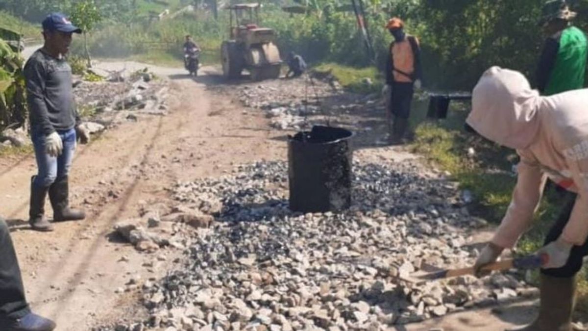 100 Kilometers Of Roads In Purwakarta Conditions Damaged