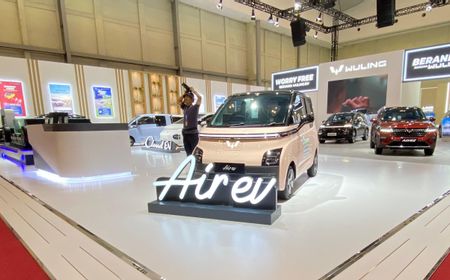 Wuling Bawa Lini Kendaraan Listrik Lengkap Termasuk Mobil Listrik Populer Air ev di GJAW 2024