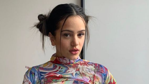 La Collaboration De Rosalia Avec Billie Eilish Est Presque Terminée