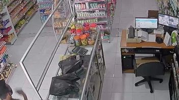 Aksi Pencurian Seorang Pria di Banyuwangi Terekam CCTV, Pelaku Gasak Kotak Amal Yayasan Yatim Piatu