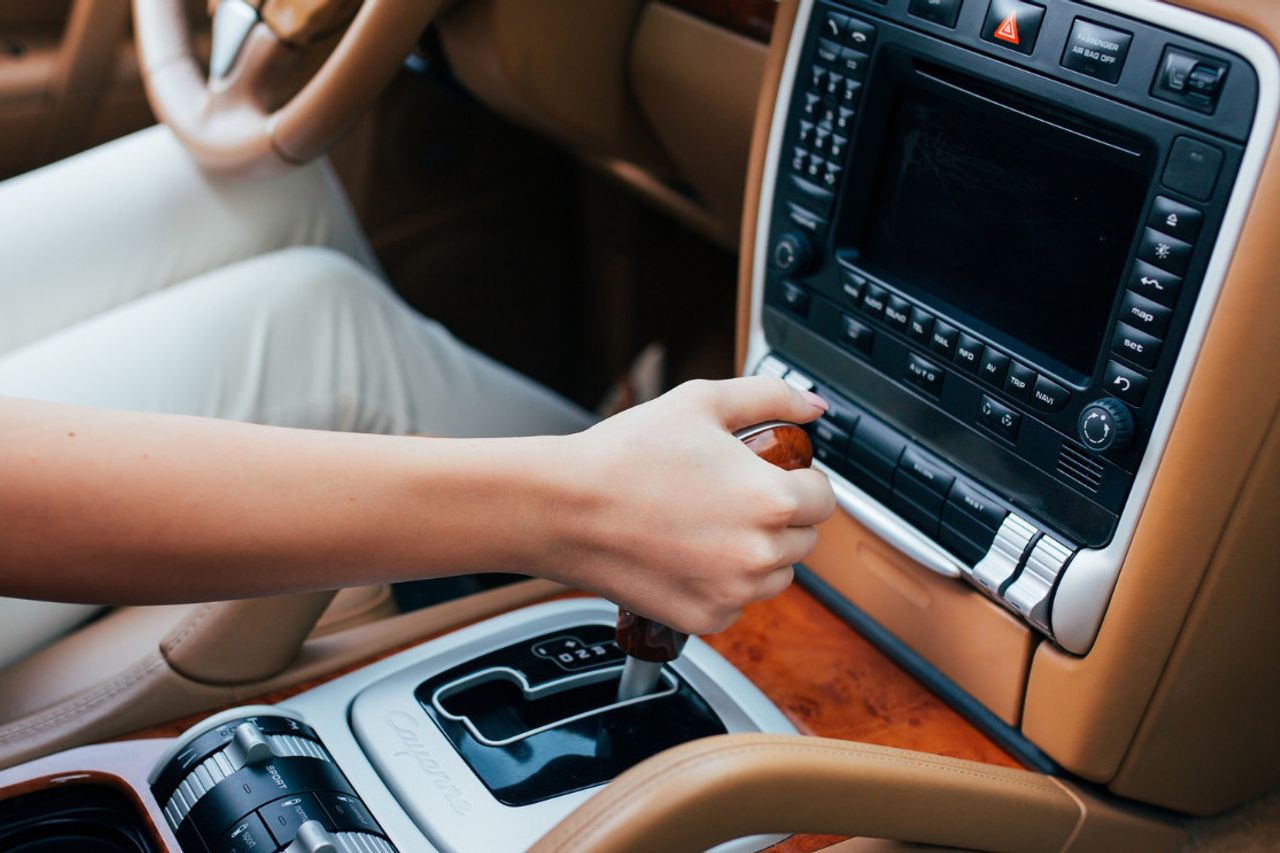 5ペダルコプリングが踏まれた後に戻りたくない理由、車が運転しているときに危険になる可能性があります