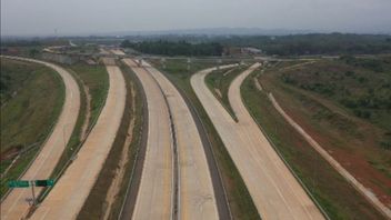 南部Japek收费公路在回程期间开放