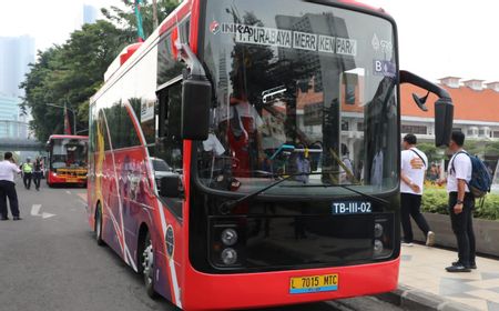 Guna Kurangi Emisi, Kemenhub Resmikan 17 Bus Listrik di Surabaya