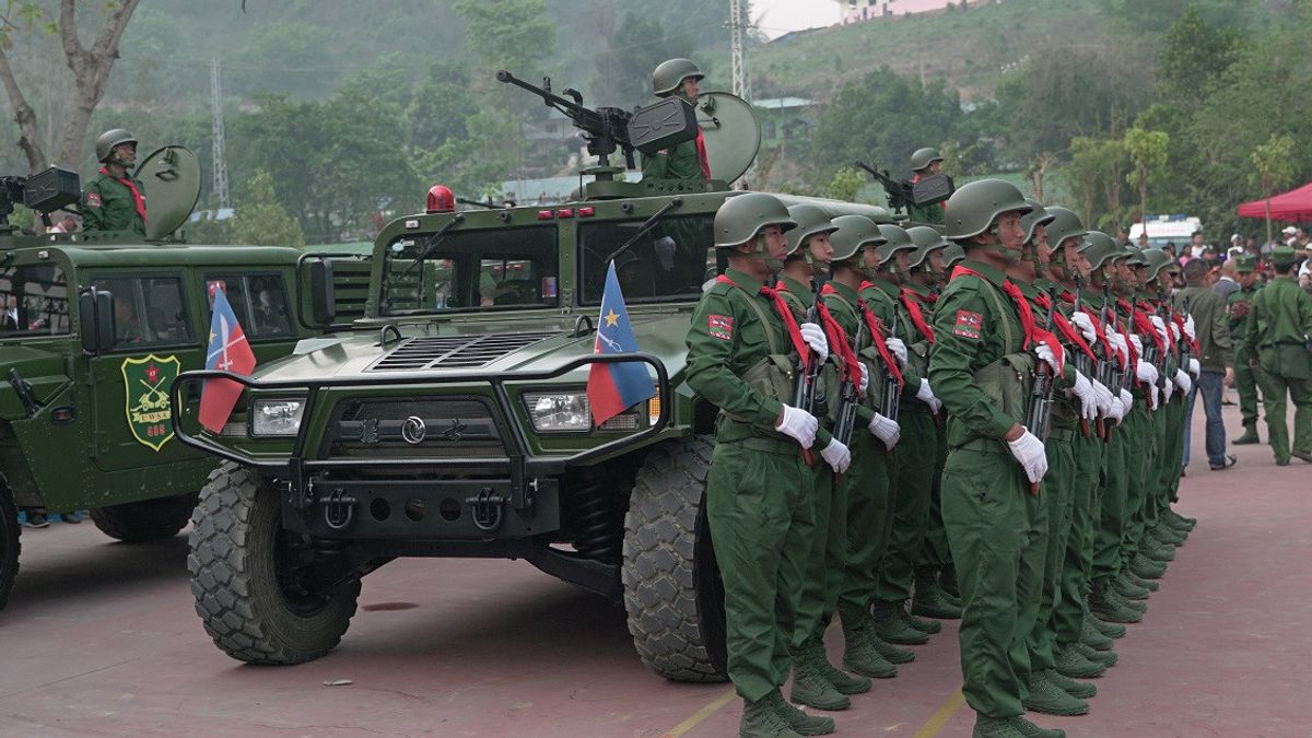 La Résistance Armée S&apos;intensifie, Le Régime Militaire Du Myanmar Visite L&apos;ethnie Armée La Plus Forte De L&apos;UWSA