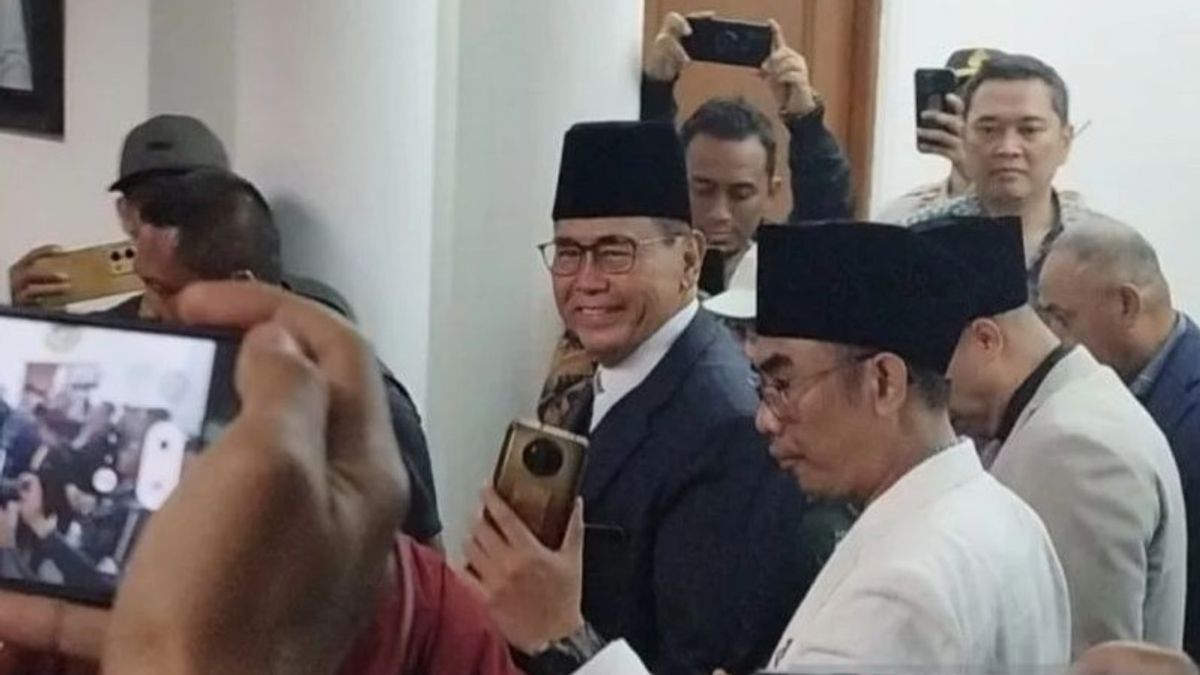 Panji Gumilang Tak Penuhi Pemeriksaan Hari Ini Beralasan Pemulihan Patah Tangan