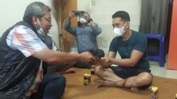 Pemprov Sulsel Beri Santunan untuk Orang Tua dari Kakak-Beradik Korban Kebakaran di Toraja