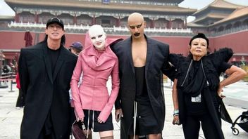 Tampil Aneh dan Menyeramkan, Desainer Rick Owens dan Rombongan Diusir dari China