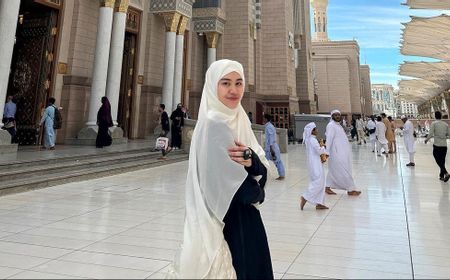 Bahagia Bisa Mencium Ka'bah Saat Umrah, Aaliyah Massaid: Harus Sabar