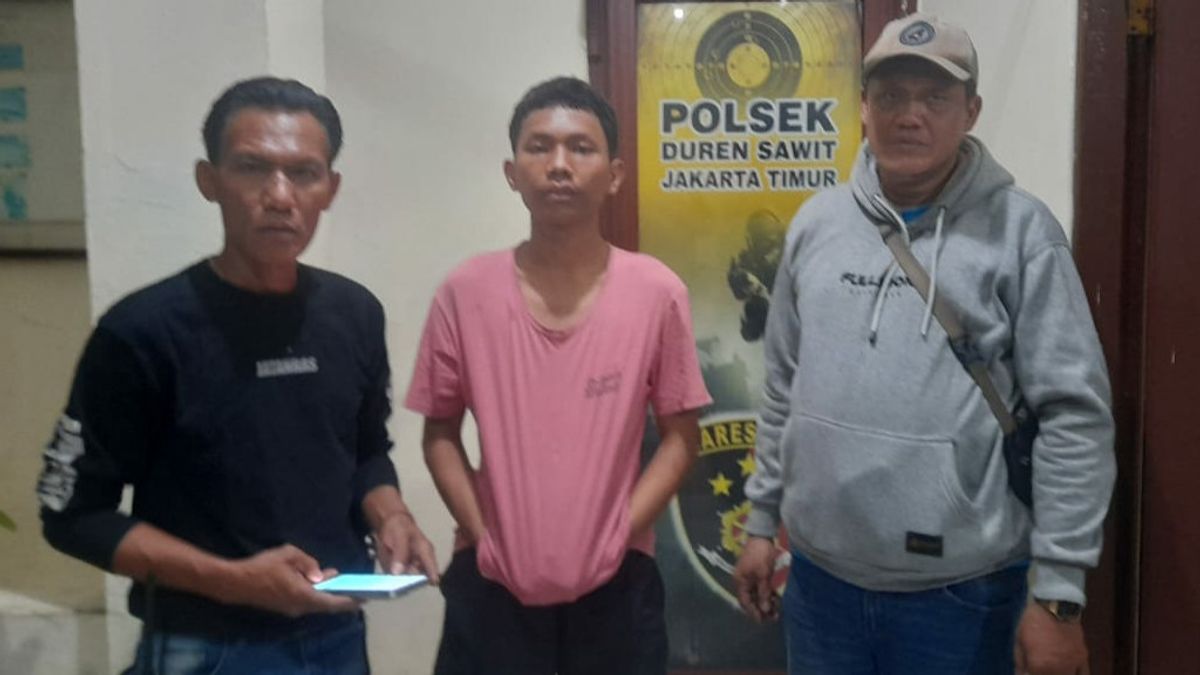 Duren Sawit Police Reskrim Arrêté voleur de moto d’un étudiant de SMK Carpatarin