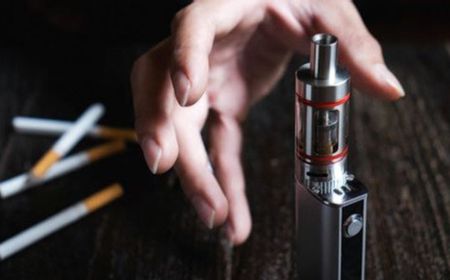 Rokok Elektronik Bantu Hentikan Kecanduan Rokok Konvensional Hanyalah Mitos