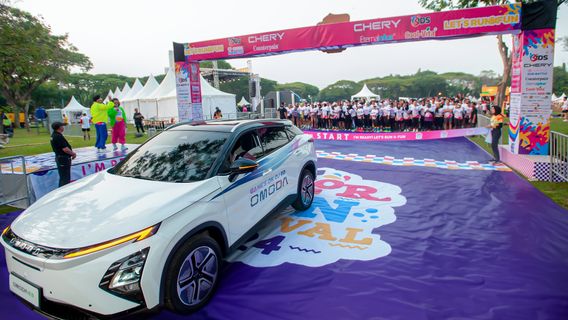 Chery Omoda E5 Becomes Official Safety Car Event Jakarta Color Run Festival 2024