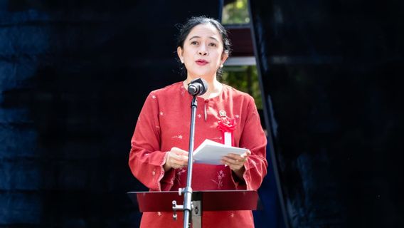 Puan Greets Indonesian Citizens At The Indonesian Embassy In Tokyo While Watching The Clothing Performance By Torang Sitorus